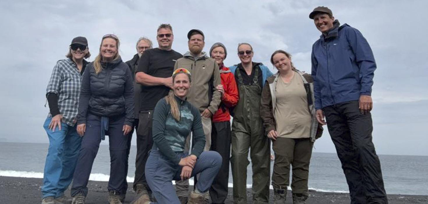 Leiðangursfólk 2025. Frá vinstri: Anna Líndal, Ragnheiður Björk Sigurðardóttir, Karl Gunnarsson, Bjarni Diðrik Sigurðsson, Olga Kolbrún Vilmundardóttir, Matthías Svavar Alfreðsson, Járngerður Grétarsdóttir, Lilja Gunnarsdóttir, Brynja Hrafnkelsdóttir, Jolyon Medlock.