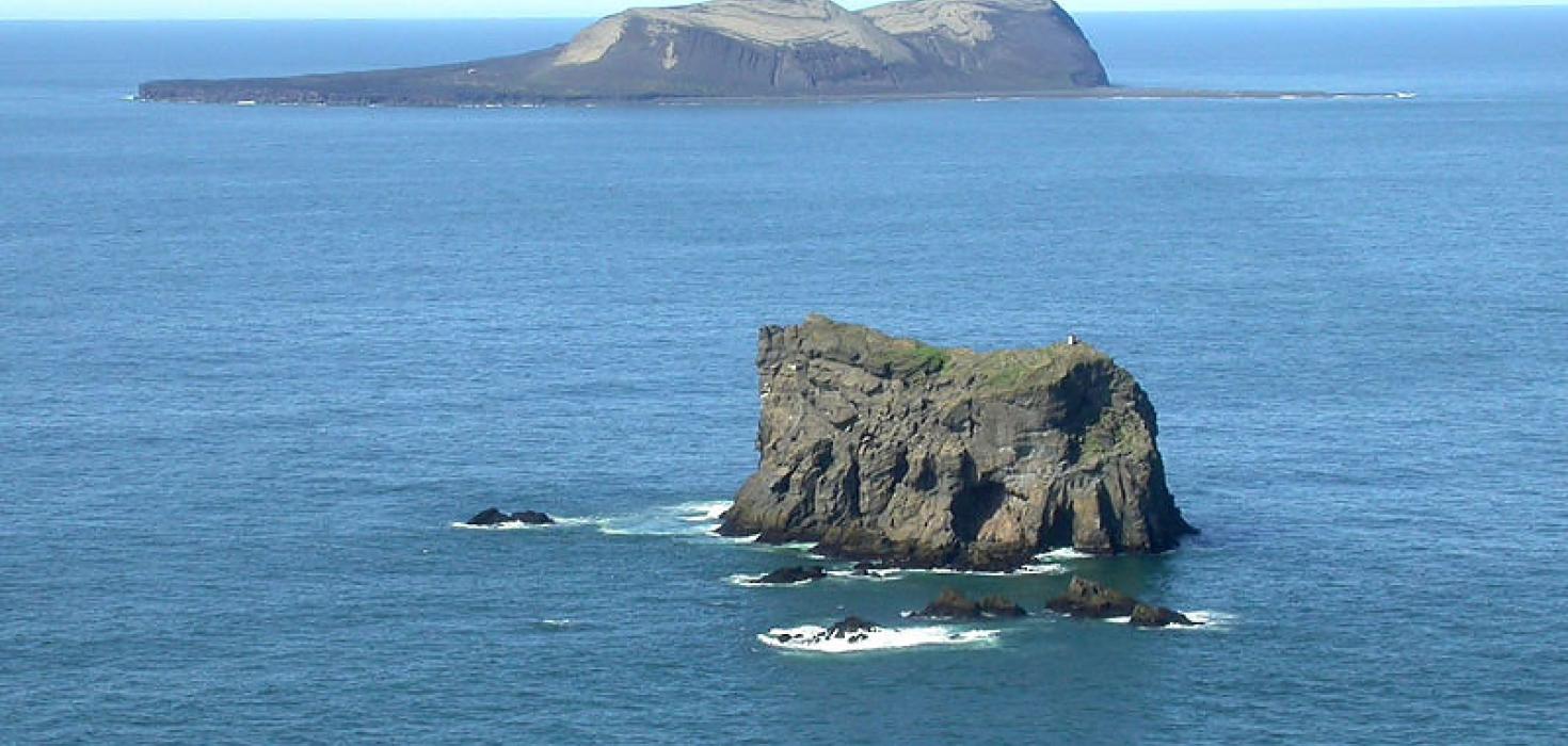 eo_eyjar_800 Surtsey séð úr norðaustri