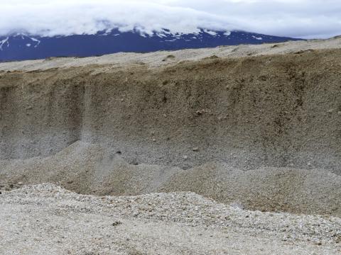 Hekluvikur við Búrfell er súr frauðkenndur vikur sem myndaðist í Heklugosi fyrir um 3000 árum (Gjóskulag H3) og í eldgosi árið 1104 sem eyddi byggð meðal annars í Þjórsárdal