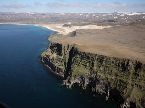 Bjarnarnúpur, Breiðavík í baksýn