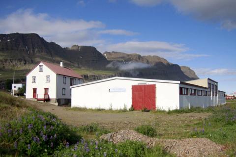 Borkjarnasafn Náttúrufræðistofnunar Íslands á Breiðdalsvík Borkjarnasafn Náttúrufræðistofnunar Íslands á Breiðdalsvík