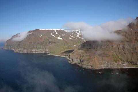 sf-v_21-bardi-nesdalur-skagi_ag.jpg Barði til vinstri, Nesdalur og Skagi til hægri